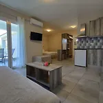 Casa De Rosa & Apartmanhotel Zvoronáta